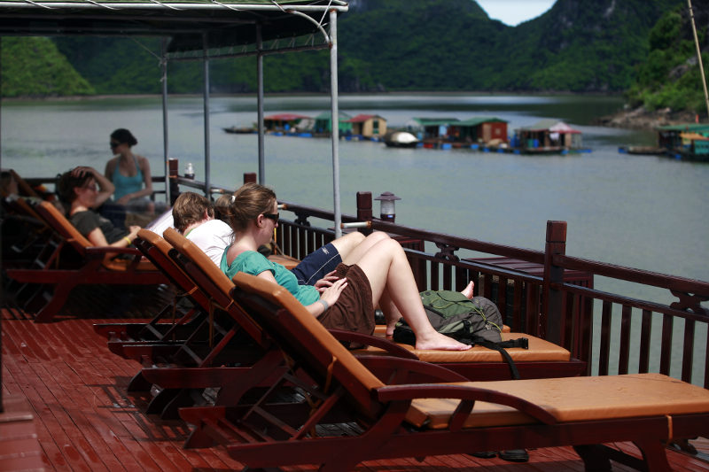 tour ngủ đêm trên du thuyền hạ long